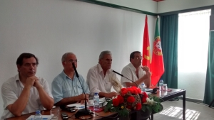 Jerónimo Costa e dirigentes do PCP em reunião com os PCs presentes à festa