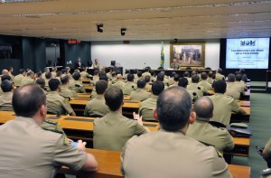 Marcelo Rech, assessor internacional e de comunicação da CREDN, palestra para oficiais do exército na Câmara dos Deputados em 04 de julho de 201 / Foto: Luis Macedo - Câmara dos Deputados