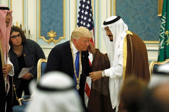 O rei Salman da Arábia Saudita e Donald Trump, durante a recente visita do mandatário dos EUA a Riad / Foto: Jonathan Ernst-Reuters