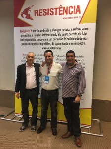 José Reinaldo (esq.), Wevergton Brito (dir.), após a reunião com o representante do Partido Comunista Português, Rui Braga (Centro)